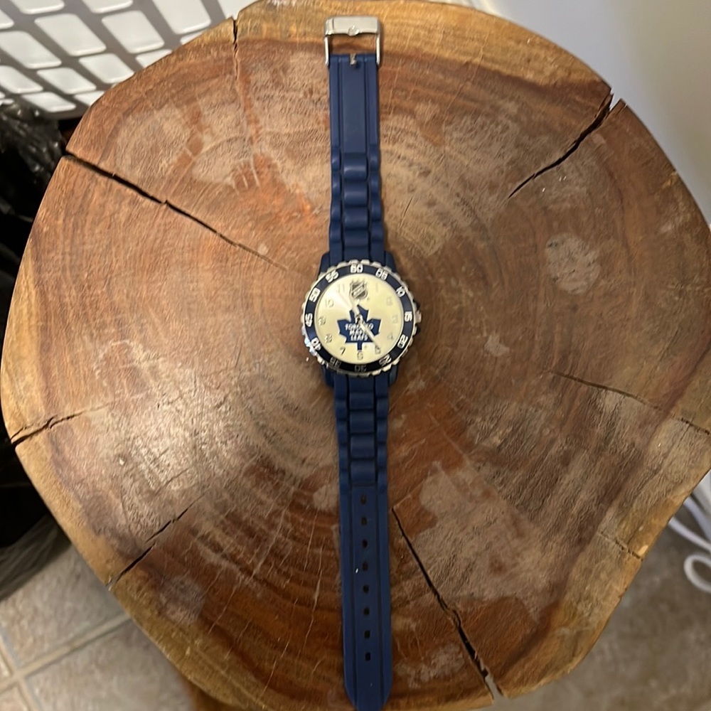 Youth TML watch needs new battery never used